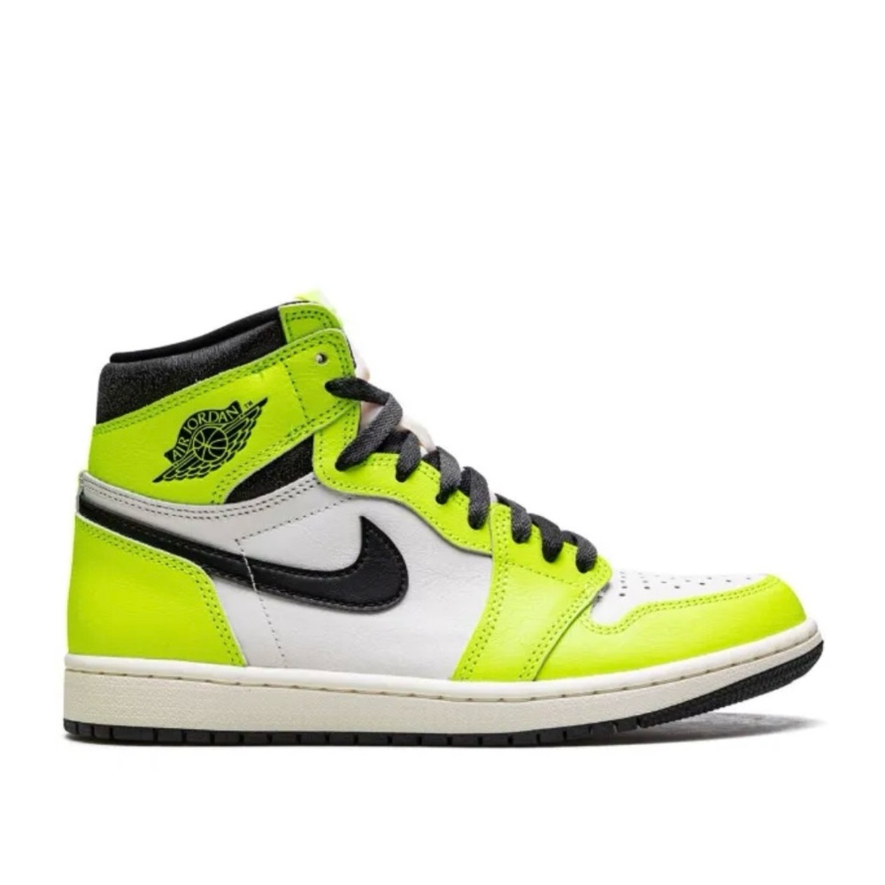 Nike Air Jordan 1 Retro High OG Women Size 7, Men Size 5.5